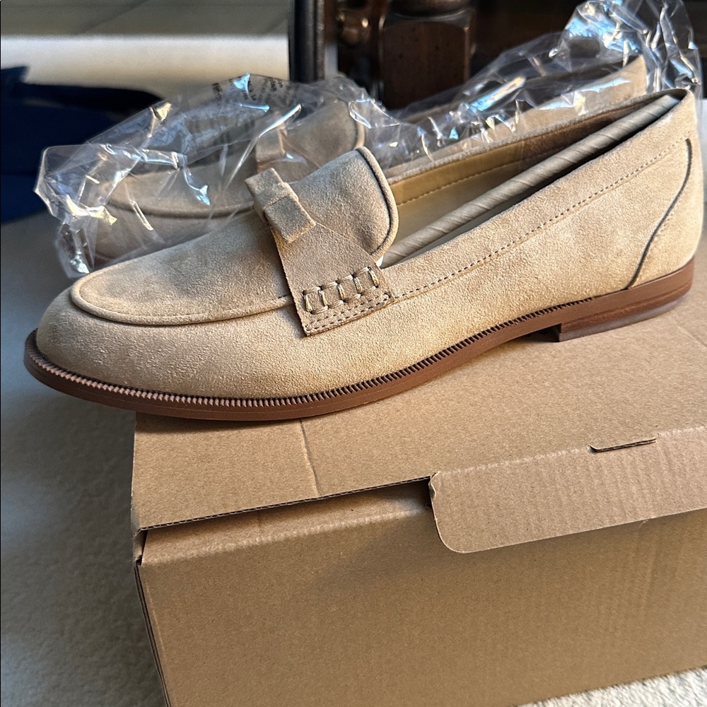 NWT J Crew Women's Beige Suede Loafers - Picture 3 of 8